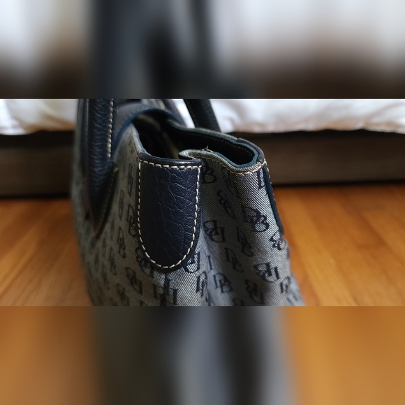 Dooney & Bourke Navy Monogram Fabric & Leather Shoulder Bag Magnetic - Picture 12 of 14